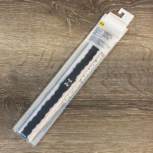 Under Armour NEW Black with White Non-Slip Headband Built for Athletes